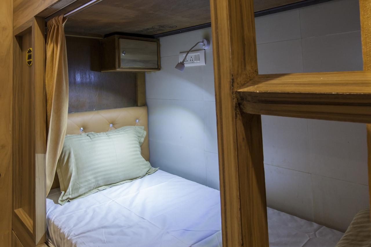 Abza Deluxe Dormitory Mumbai Luaran gambar